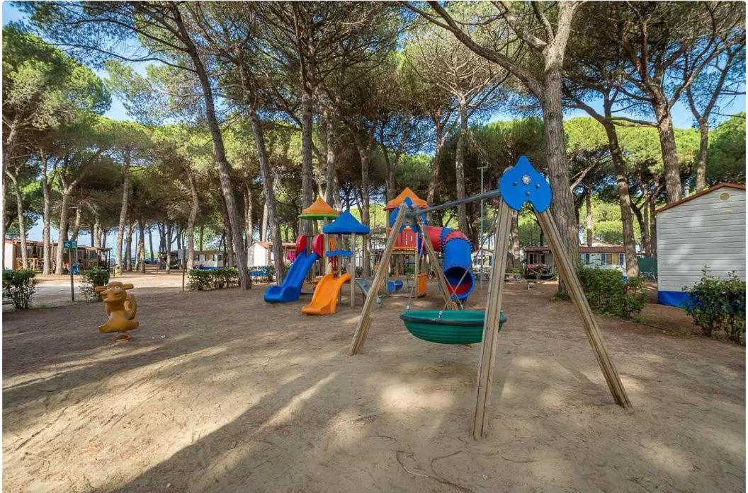 Vacanceselect Mobil Homes - Camping Pineta Sul Mare Camping Village Cesenatico Kültér fotó